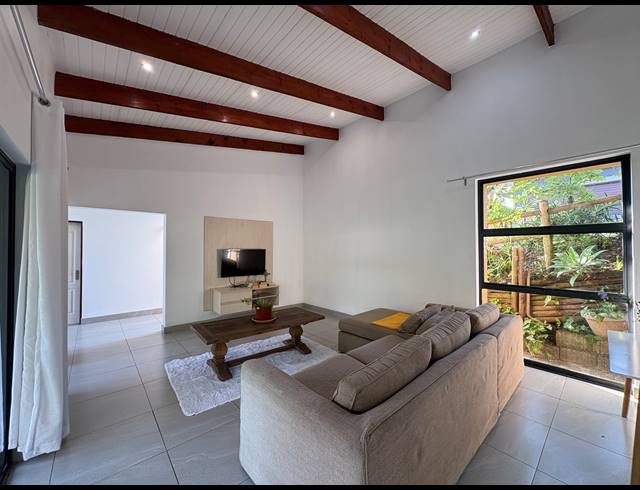 3 BEDROOM FREESTANDING FOR SALE IN PALM LAKES ESTATE